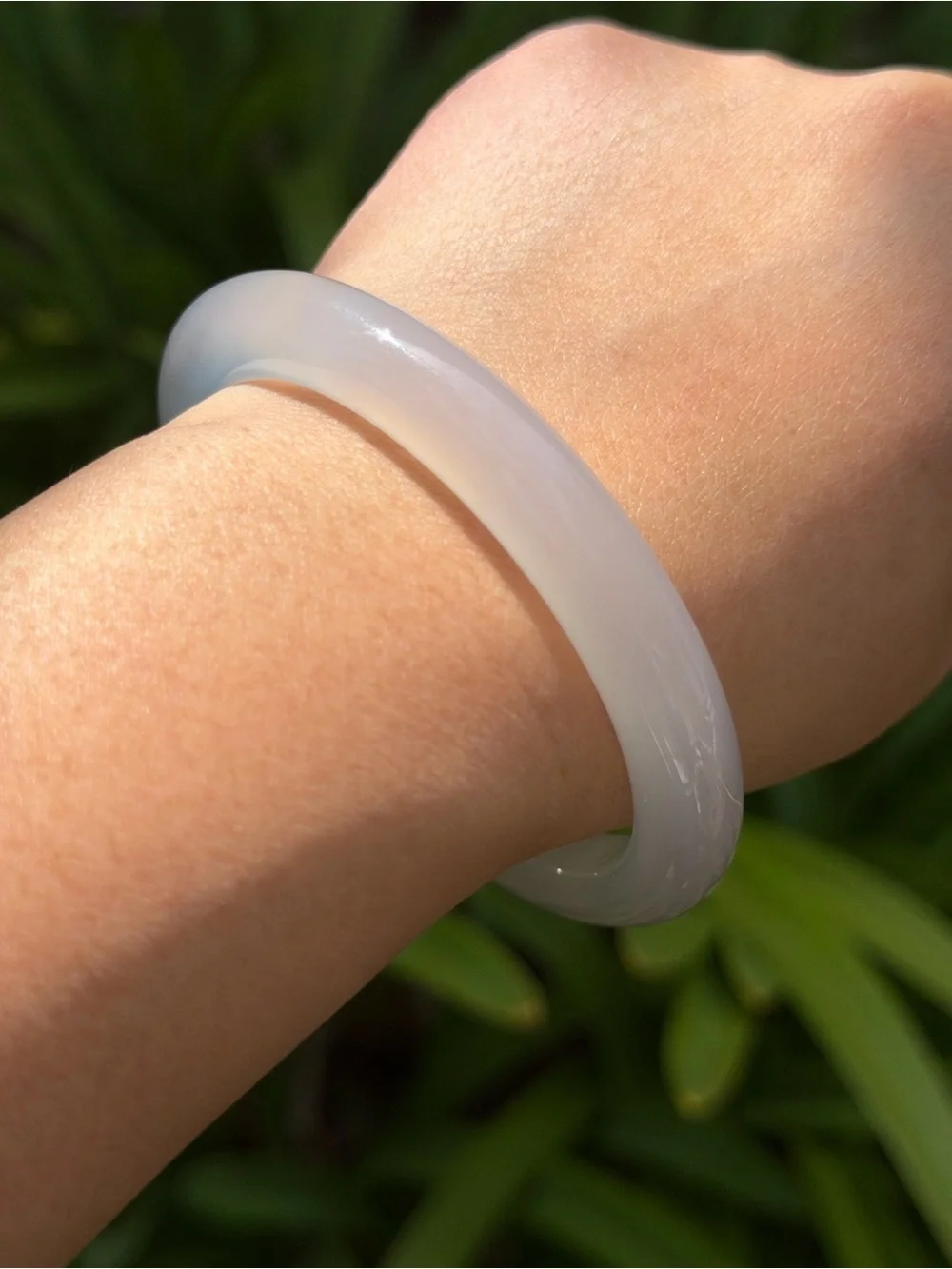 61.5mm inner diameter white agate bangle 1747